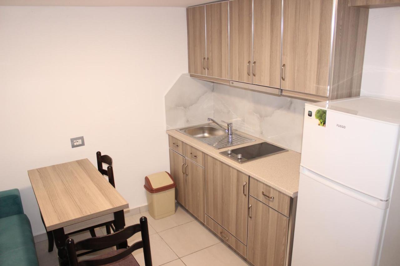 Bebi Hotel And Apartments Саранда Экстерьер фото