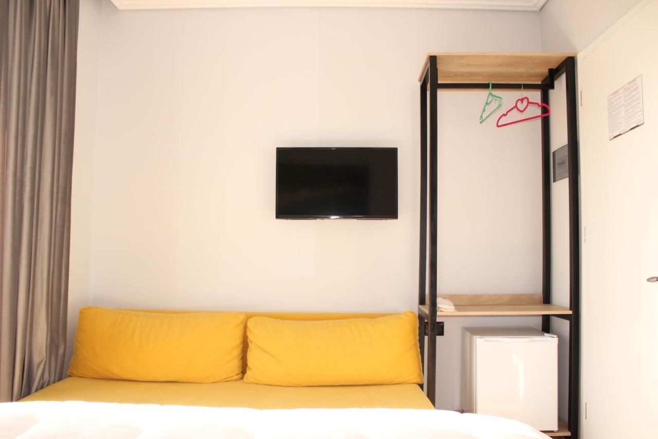Bebi Hotel And Apartments Саранда Экстерьер фото