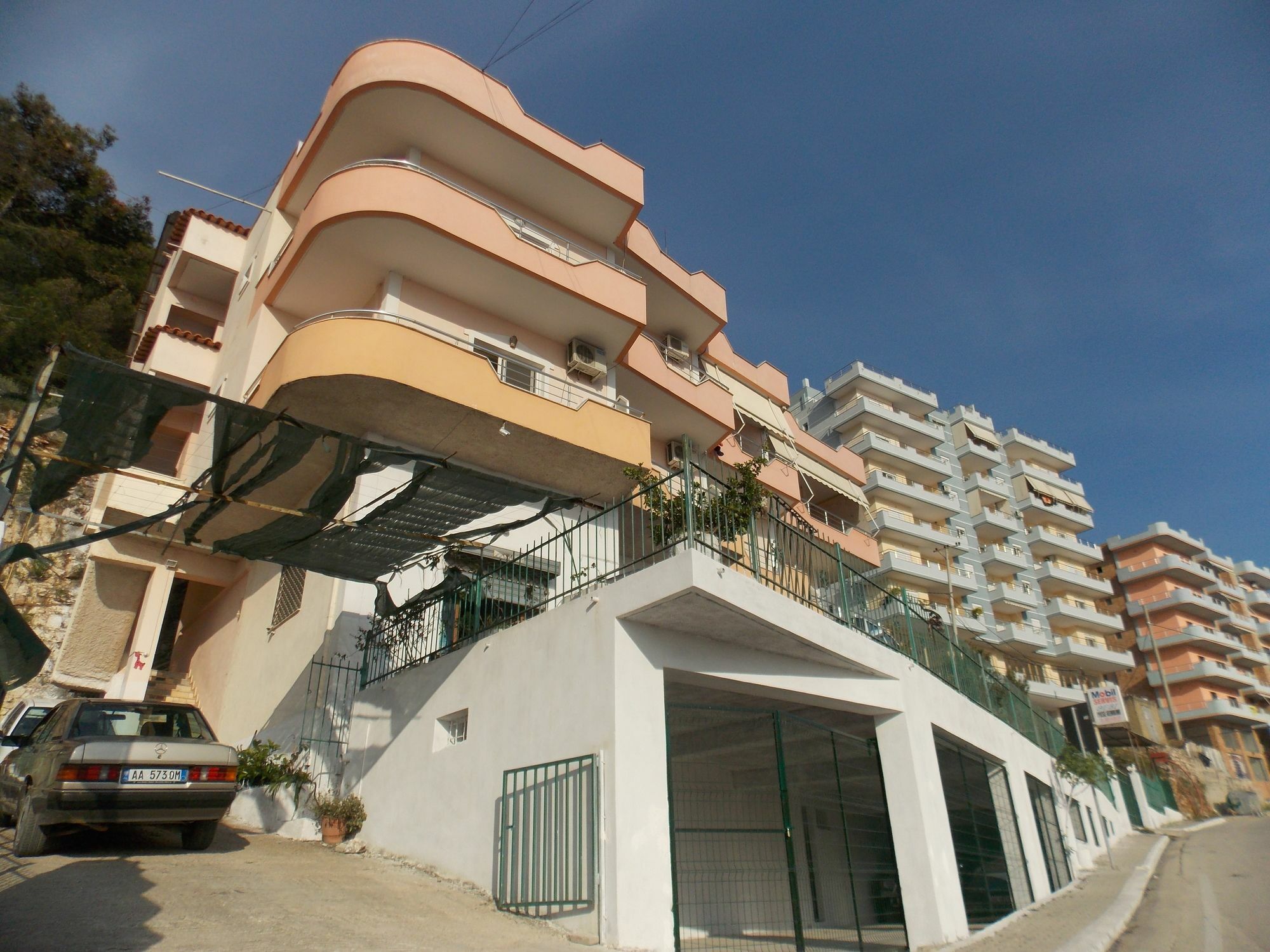 Bebi Hotel And Apartments Саранда Экстерьер фото