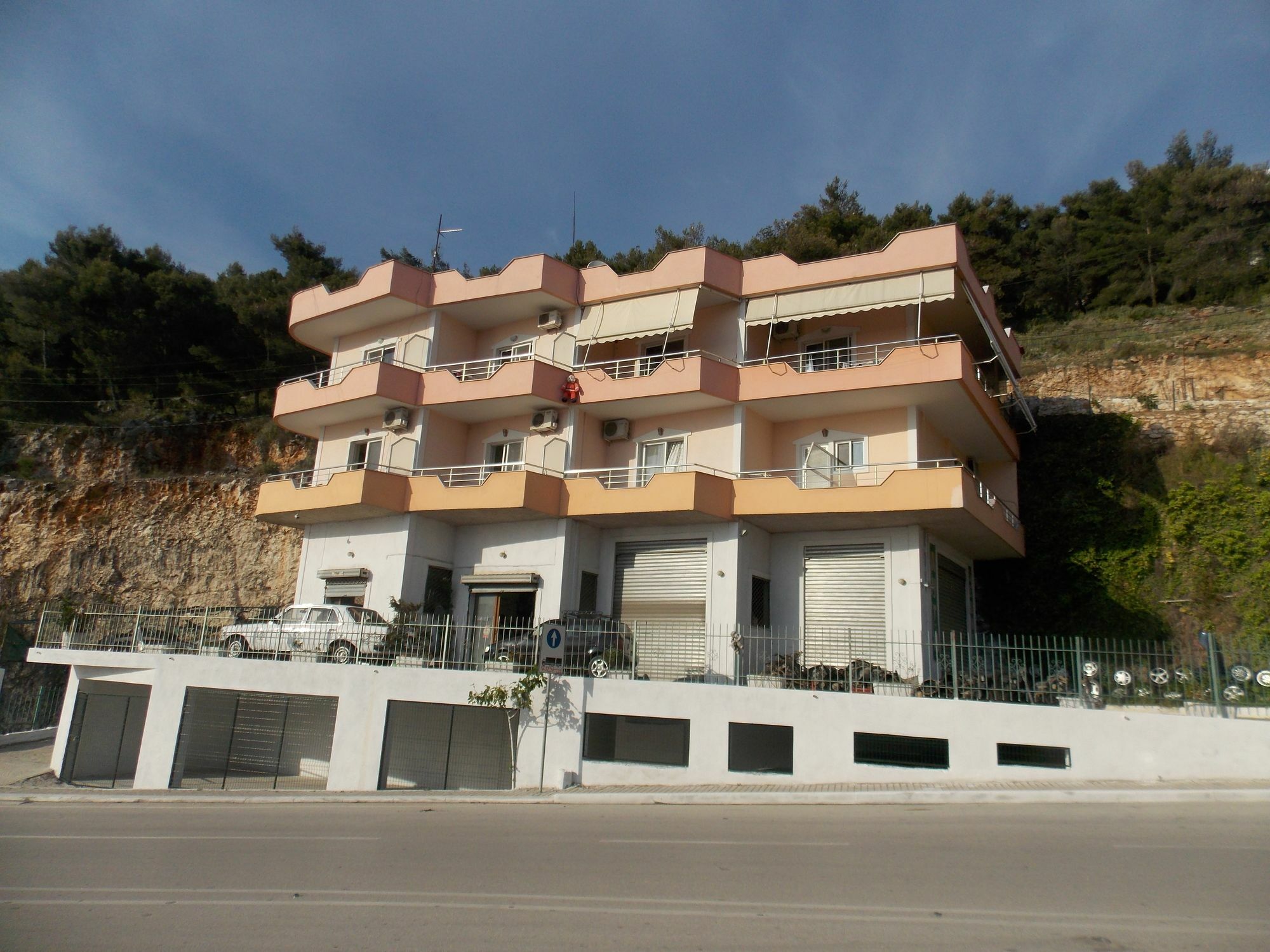 Bebi Hotel And Apartments Саранда Экстерьер фото